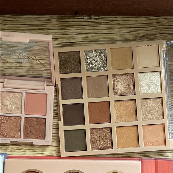 Eyeshadow Palettes bundle - Picture 5 of 7